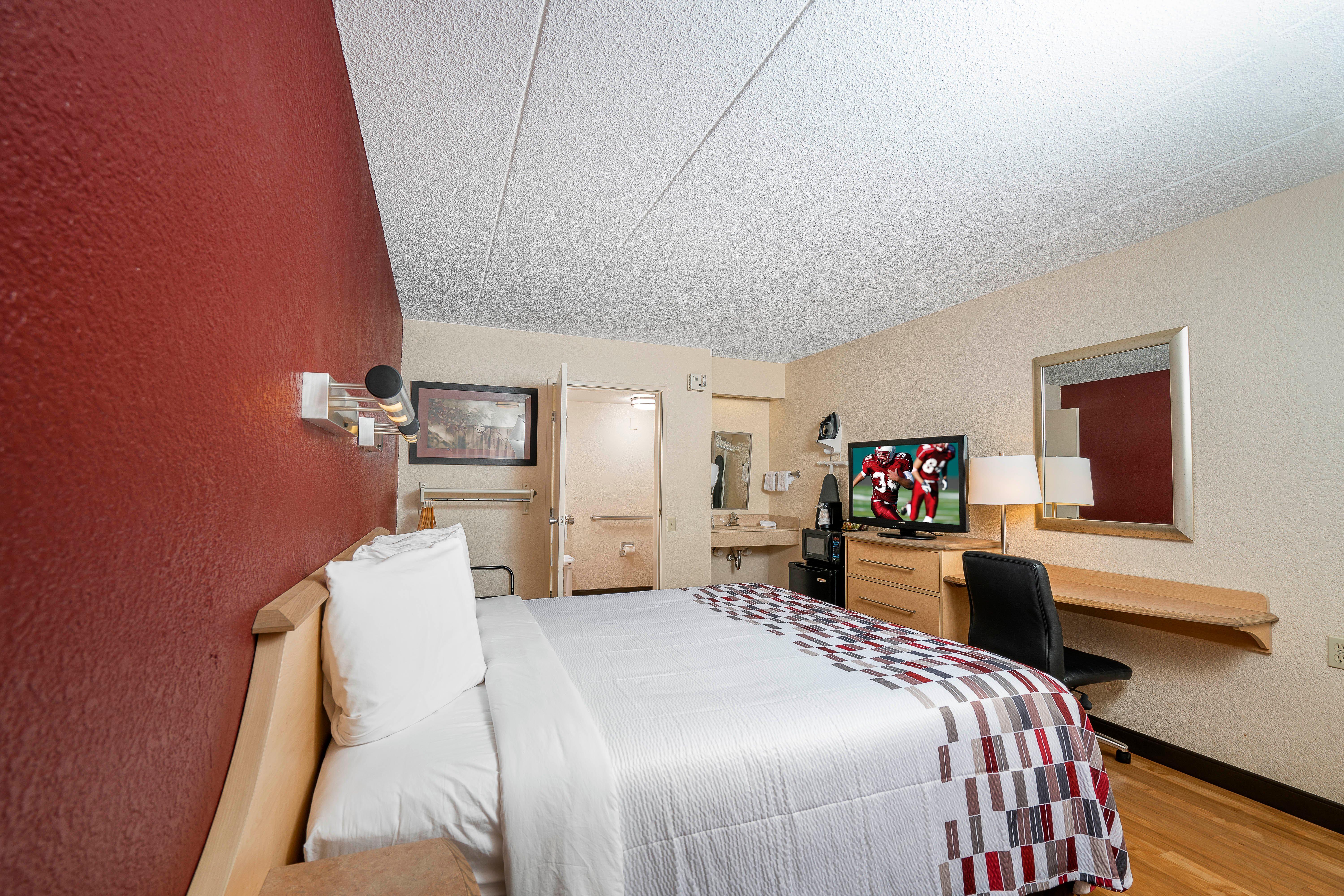 Red Roof Inn Cleveland - Mentor/ Willoughby Exterior photo